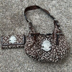 Guess hand bag with matching wallet